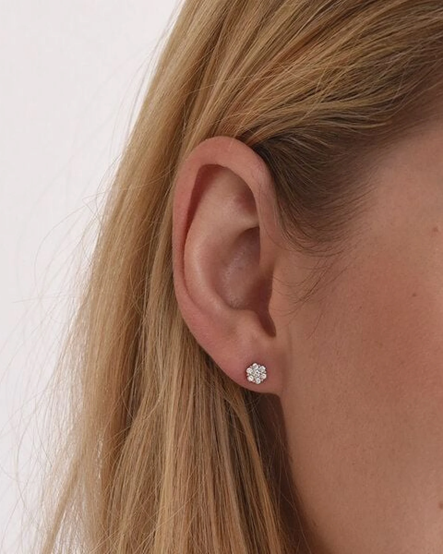 Eppi Silberne Ohrringe mit Lab Grown Diamanten Flowu – Ansicht 4