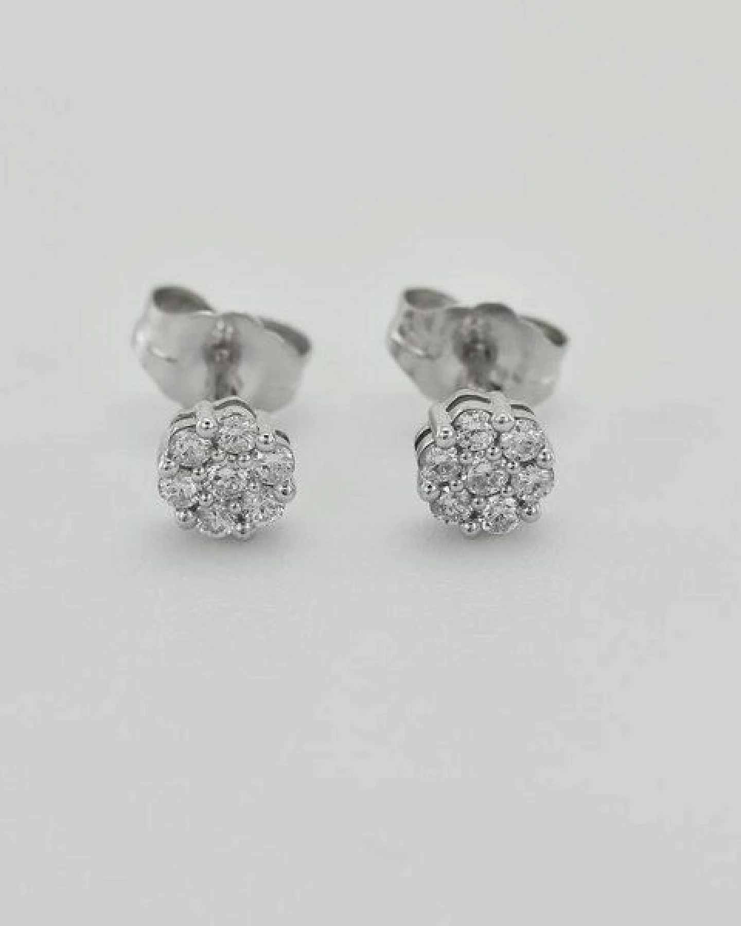 Eppi Silberne Ohrringe mit Lab Grown Diamanten Flowu – Ansicht 3