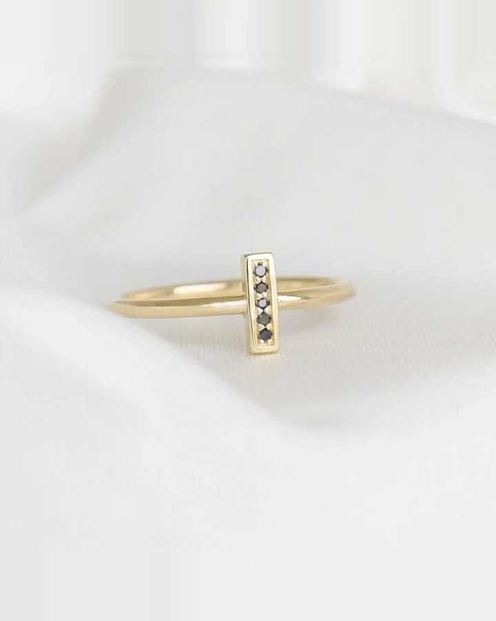 Eppi Goldener Ring mit schwarzen Diamanten Mahir