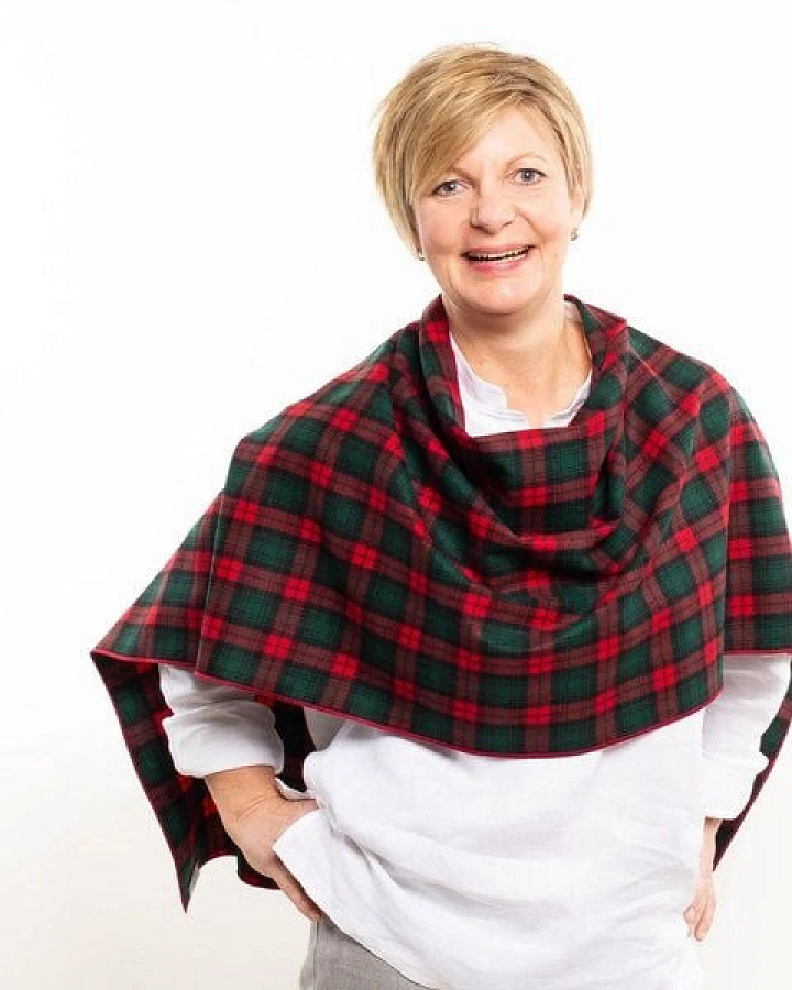 nahtur-design wärmender Poncho und Schulterwärmer aus 100% Schurwolle