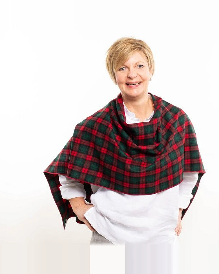 nahtur-design wärmender Poncho und Schulterwärmer aus 100% Schurwolle