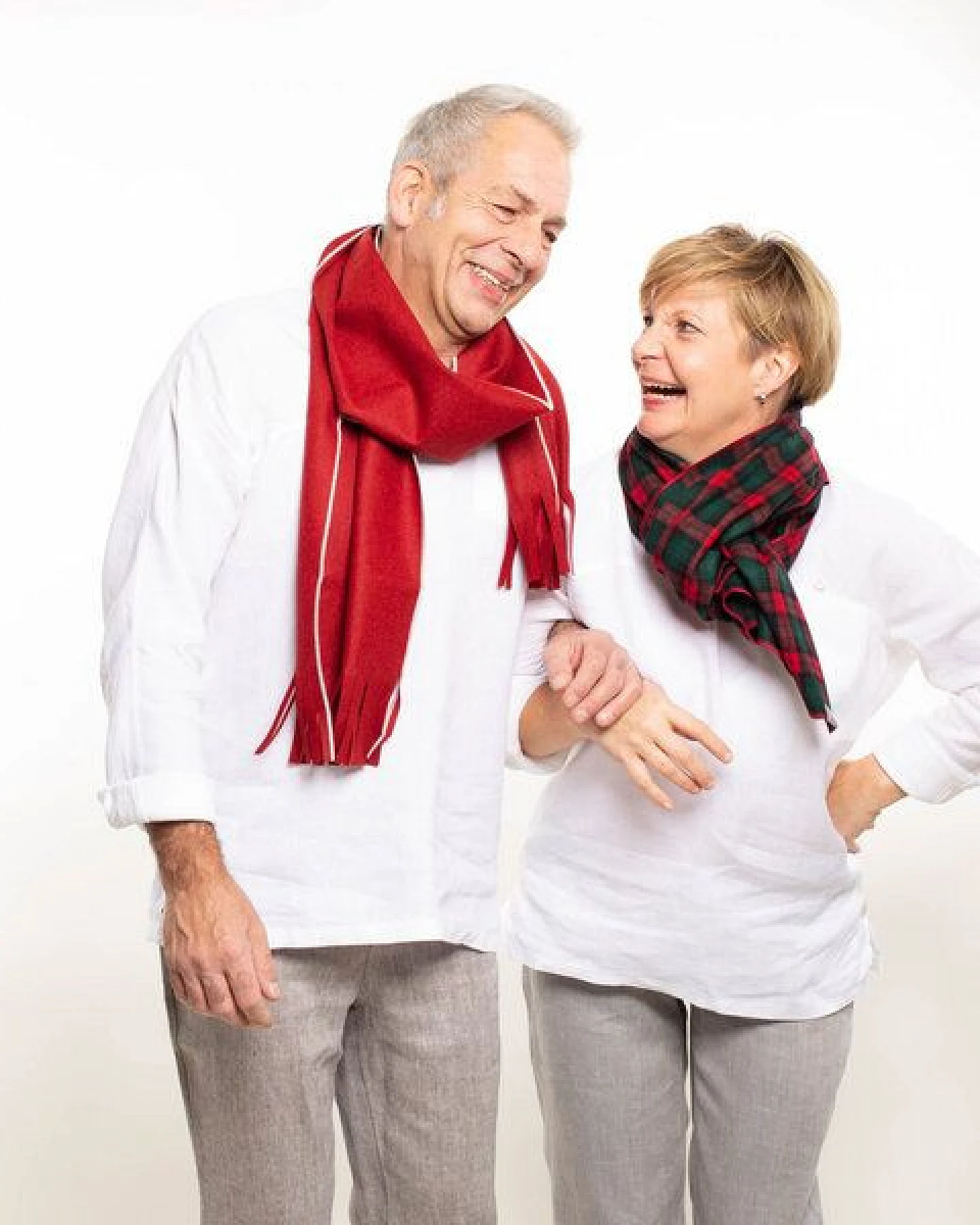 nahtur-design wärmender Poncho und Schulterwärmer aus 100% Schurwolle – Ansicht 4