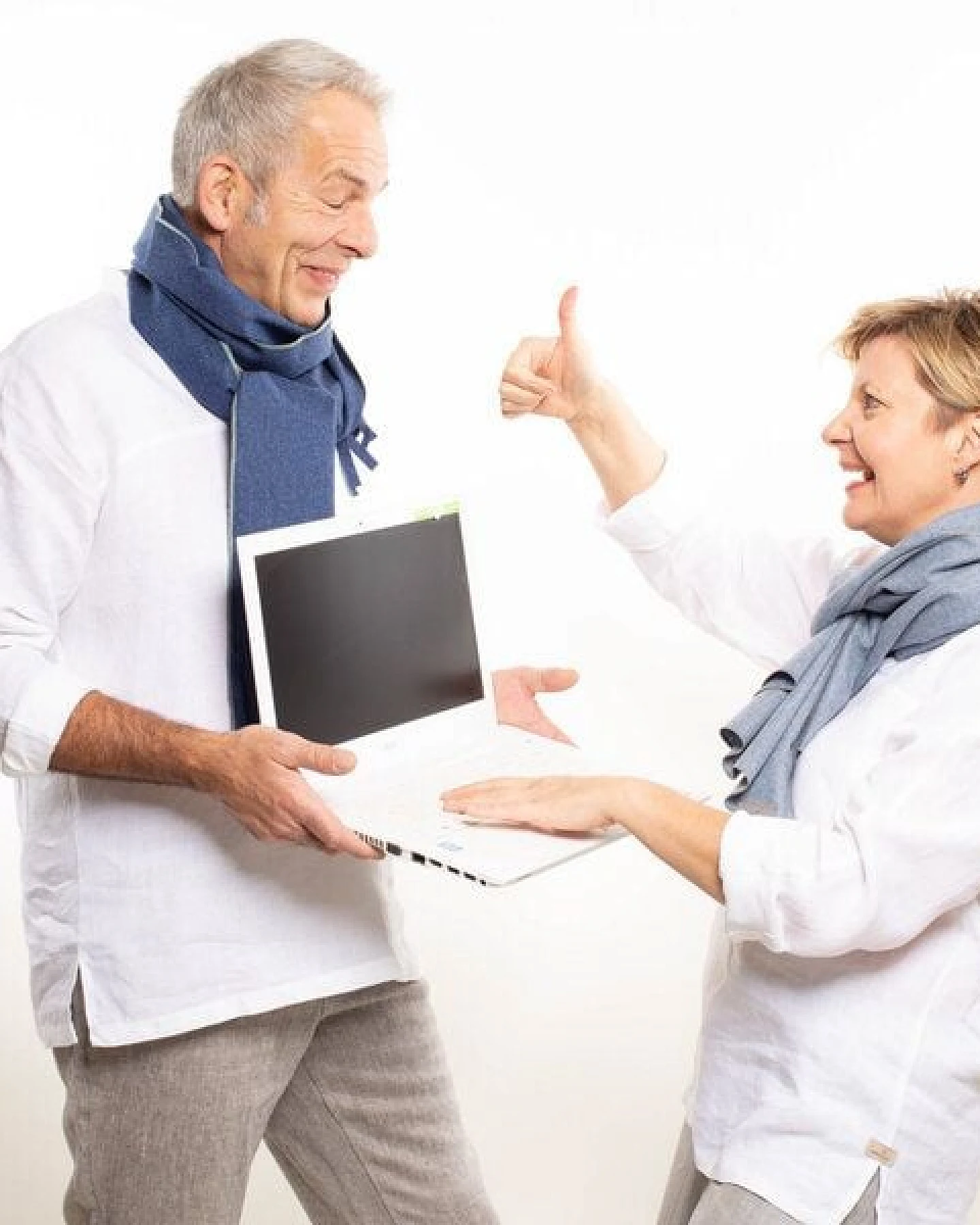 nahtur-design wärmender Poncho und Schulterwärmer aus 100% Schurwolle – Ansicht 4