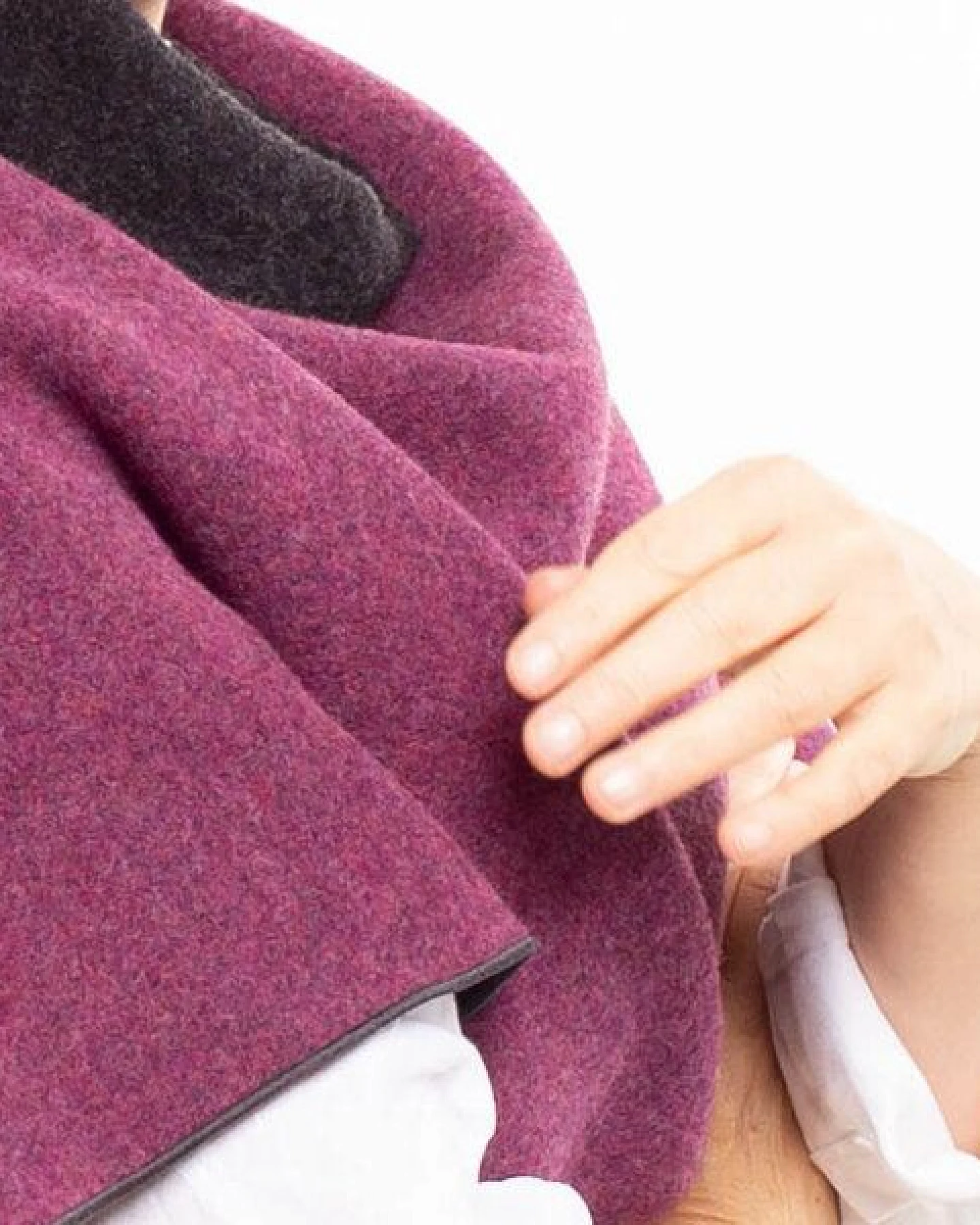 nahtur-design Schulterwärmer und Kuschelponcho aus Flauschloden – Ansicht 2