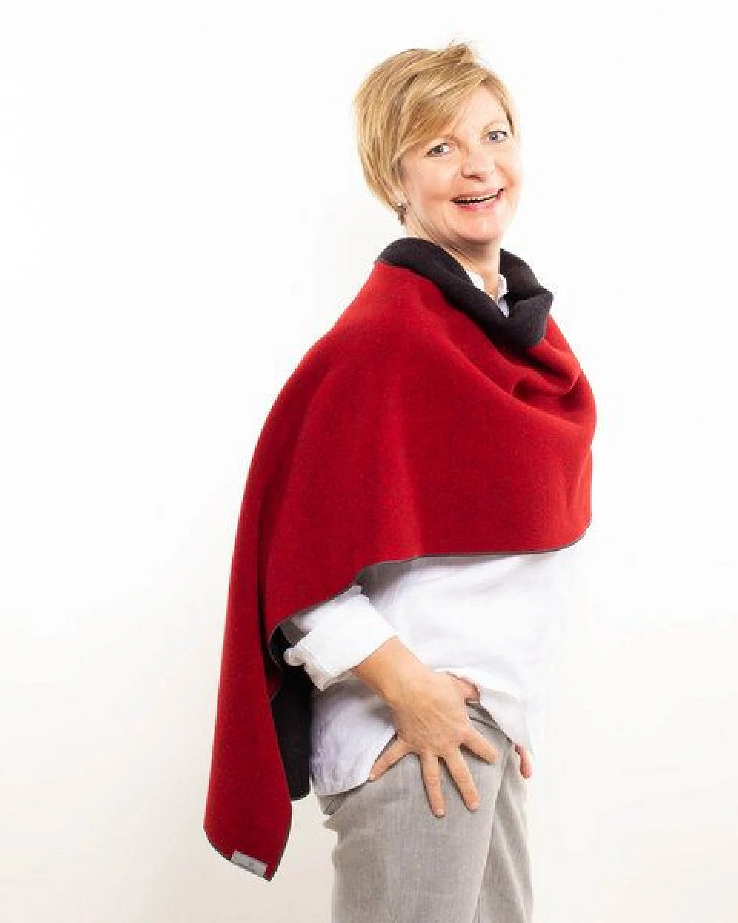 nahtur-design Schulterwärmer und Kuschelponcho aus Flauschloden – Ansicht 3