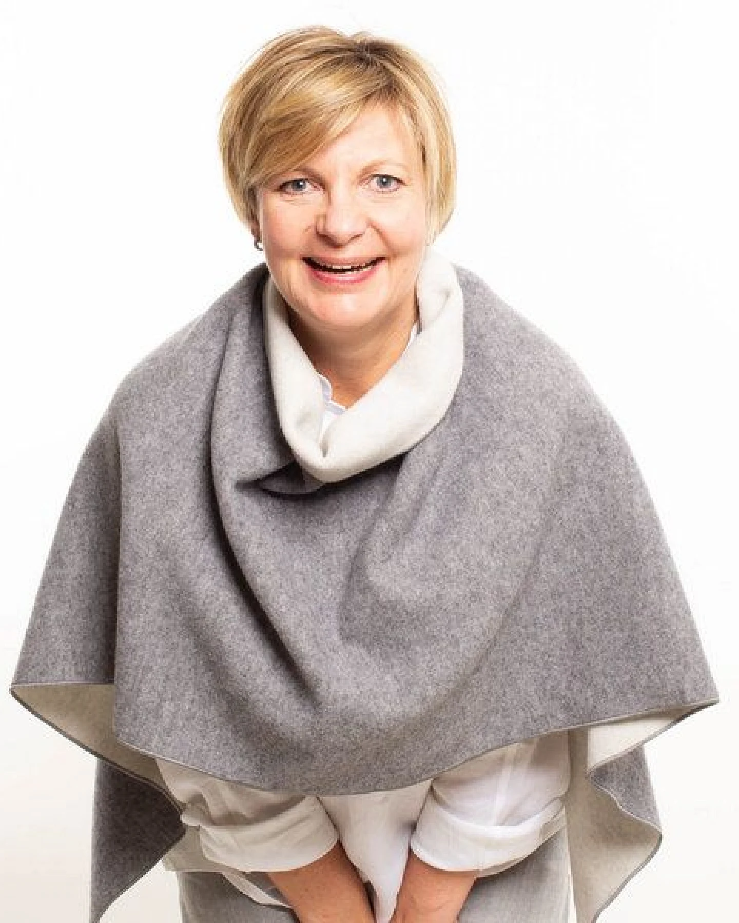nahtur-design Schulterwärmer und Kuschelponcho aus Flauschloden – Ansicht 3