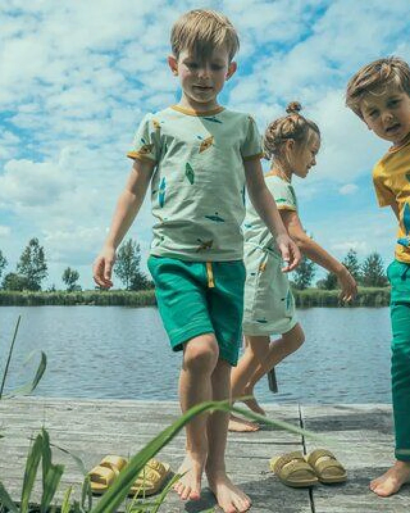 T-Shirt mit Kajak von baba Kidswear – Ansicht 2