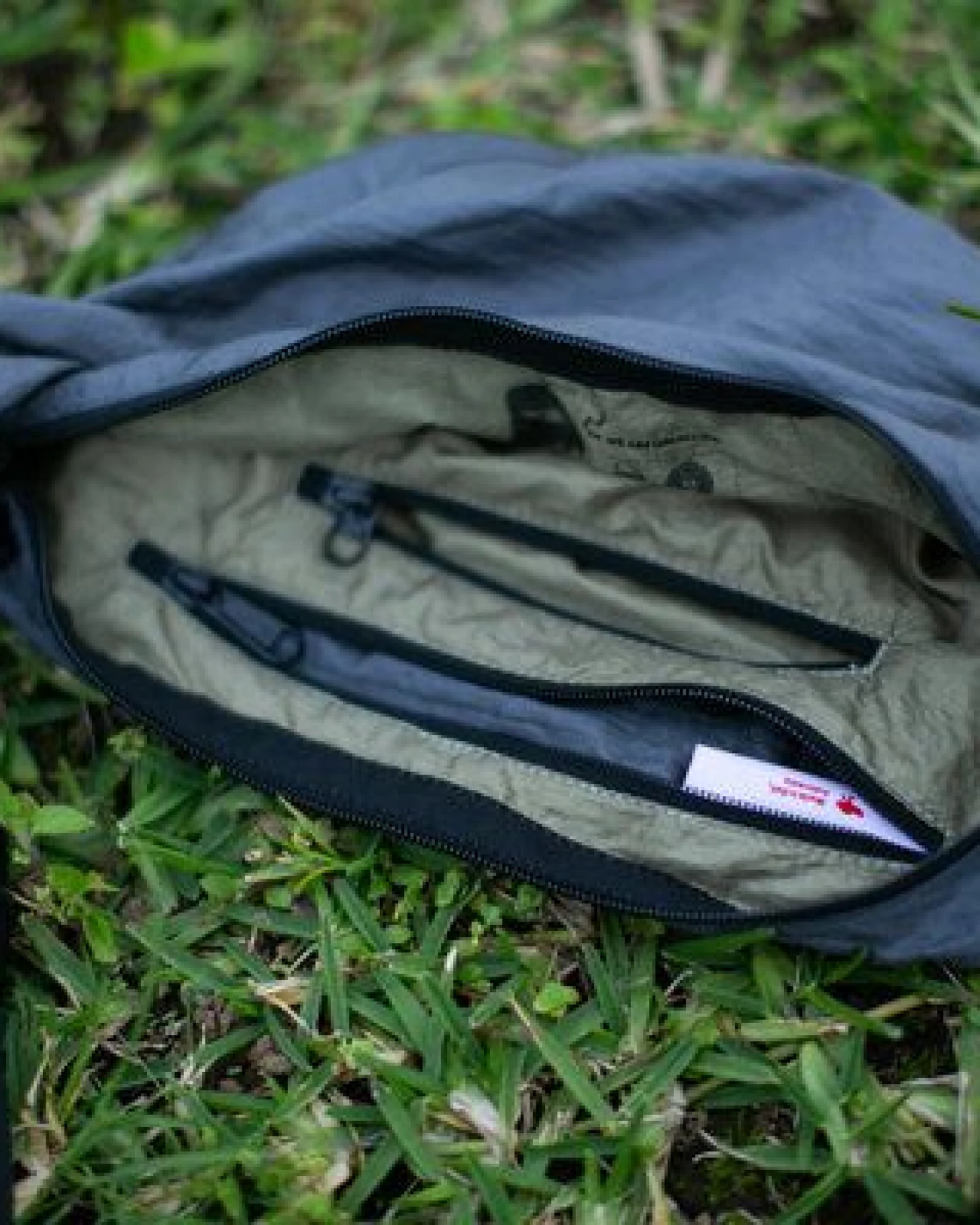 Ticket to the Moon upcycled Bauchtasche/Crossbody Umhängetasche "Sling Bag" – Ansicht 2