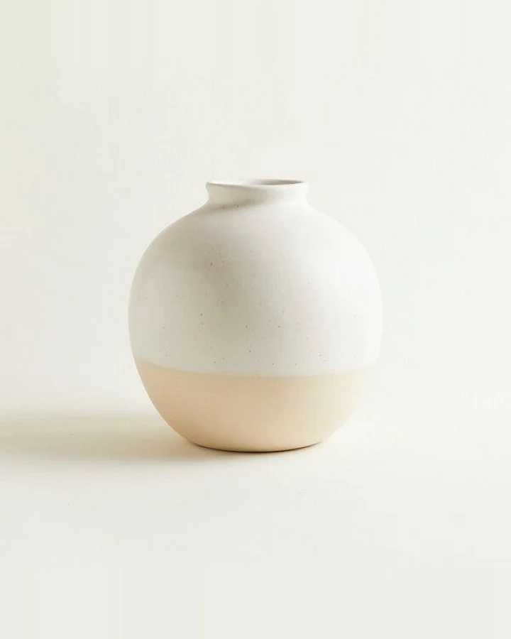 onomao Handgemachte Vase 'Bola' aus Steinzeug