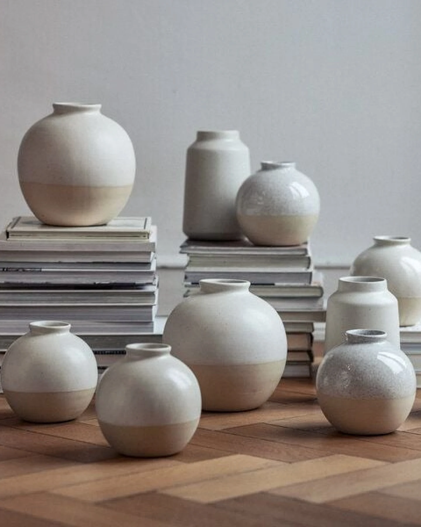 onomao Handgemachte Vase 'Bola' aus Steinzeug – Ansicht 3