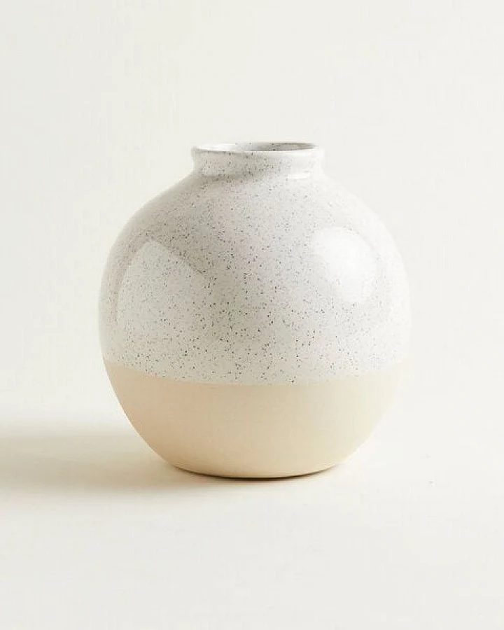 onomao Handgemachte Vase 'Bola' aus Steinzeug