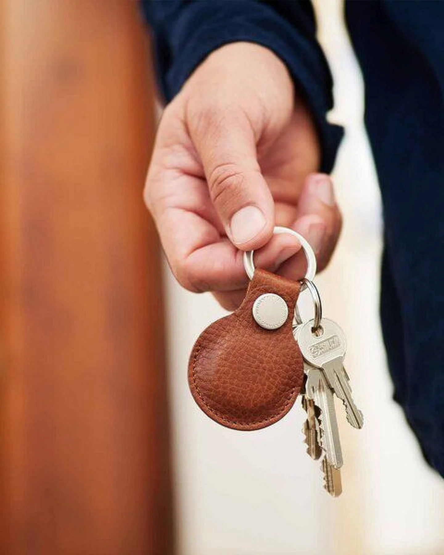 GOOD WILHELM Airtag Schlüsselanhänger aus Vachetta Leder – Ansicht 2