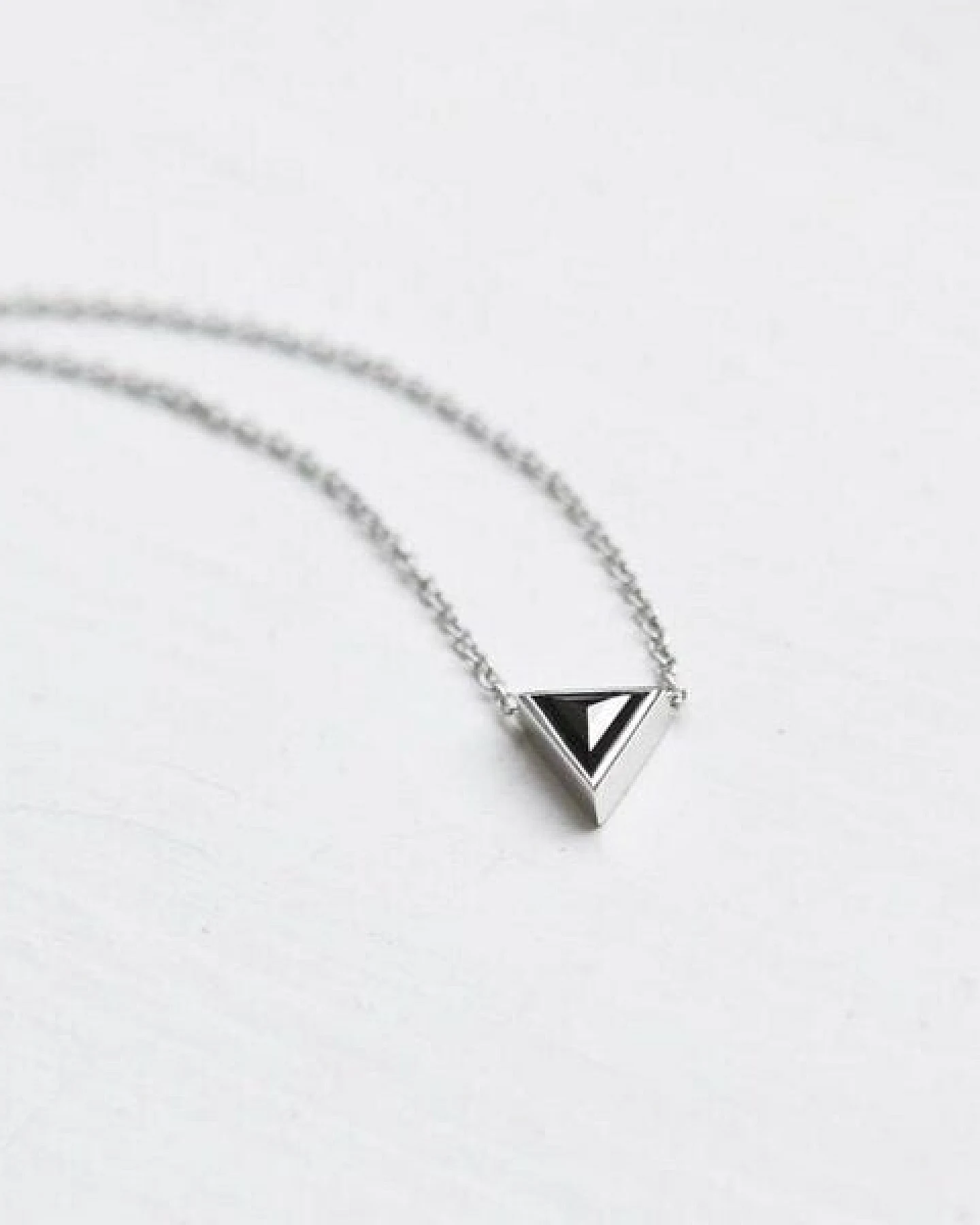 Eppi Goldene Halskette mit schwarzem Diamant Baya – Ansicht 3