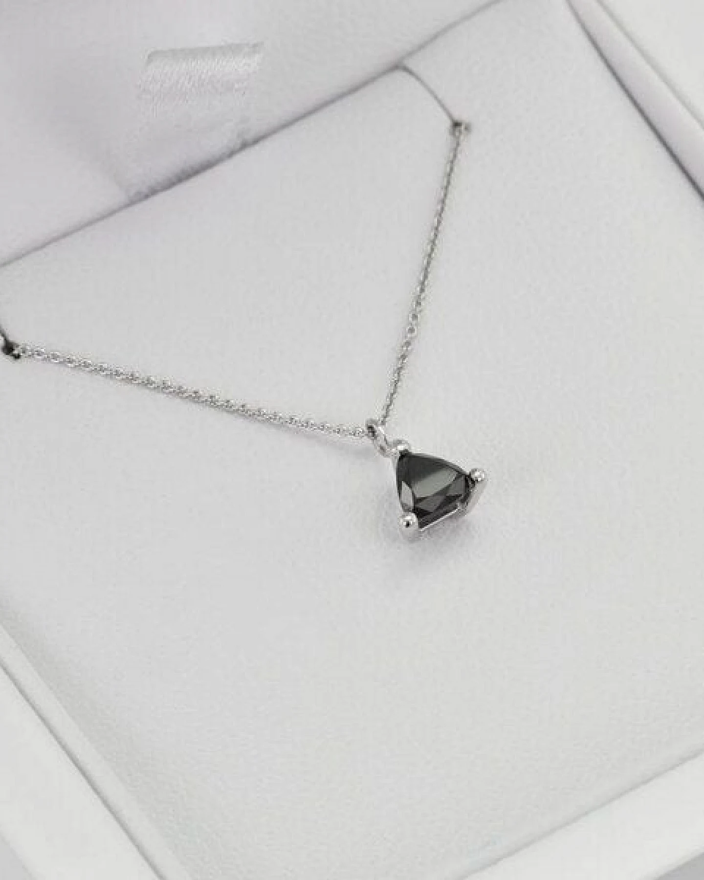 Eppi Goldkette mit schwarzen Diamanten im Trillion-Schliff Ferin – Ansicht 4