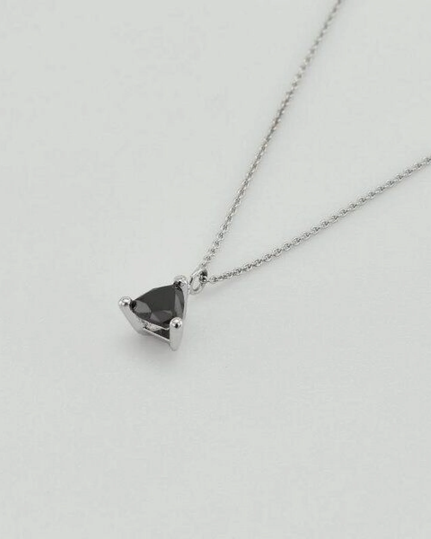 Eppi Goldkette mit schwarzen Diamanten im Trillion-Schliff Ferin – Ansicht 2