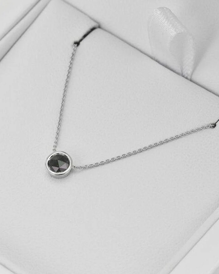 Eppi Goldene Halskette Bezel mit Salz-und-Pfeffer-Diamanten Terun
