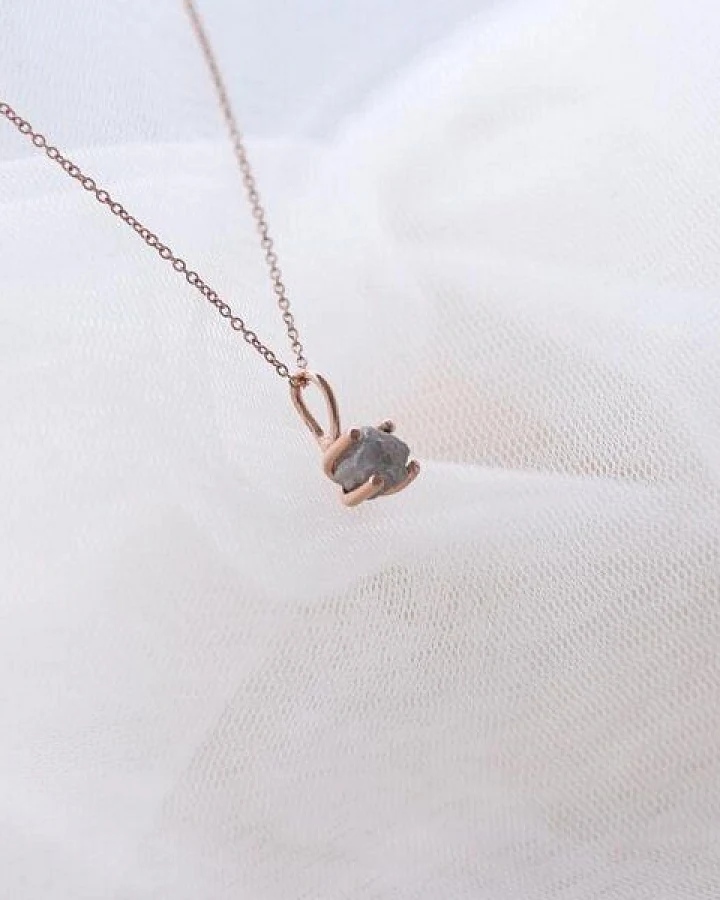 Eppi Goldanhänger mit ungeschliffenen Diamanten Susan