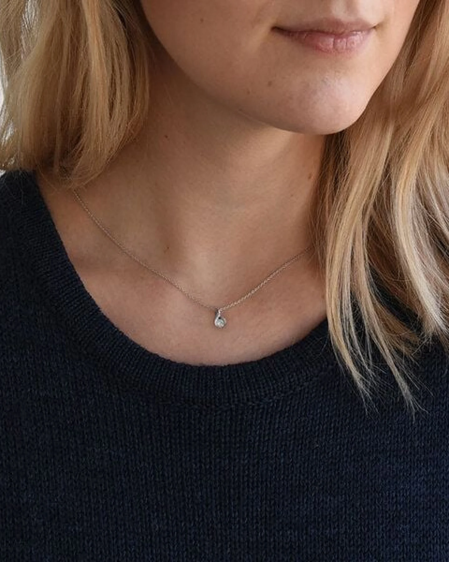 Eppi Minimalistischer Anhänger mit Diamanten Tilda – Ansicht 4
