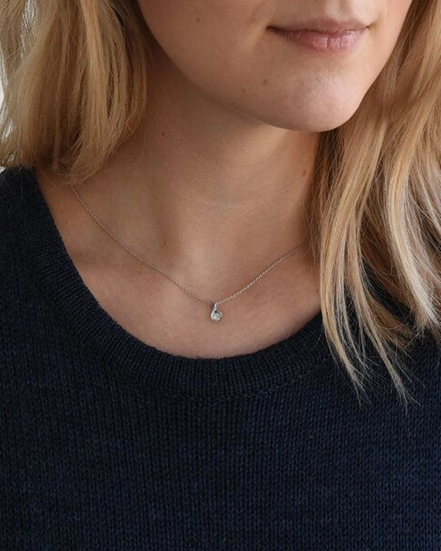 Eppi Minimalistischer Anhänger mit Diamanten Tilda – Ansicht 3