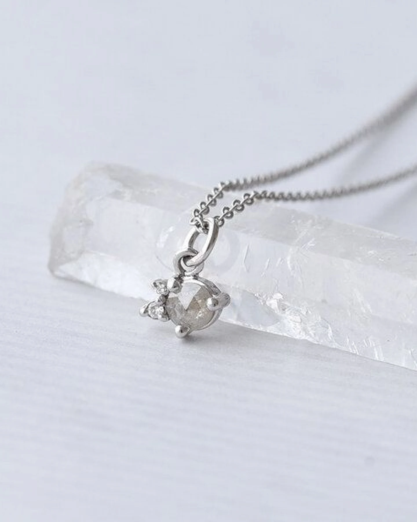 Eppi Goldene Halskette mit Salt´n´Pepper Diamanten Niria – Ansicht 3