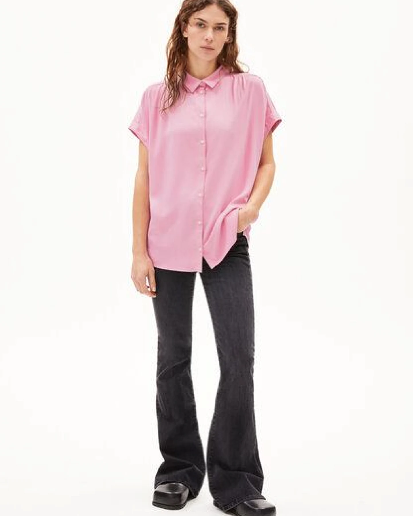 ARMEDANGELS ZONYAA - Damen Bluse Relaxed Fit aus LENZING ECOVERO Viskose – Ansicht 3