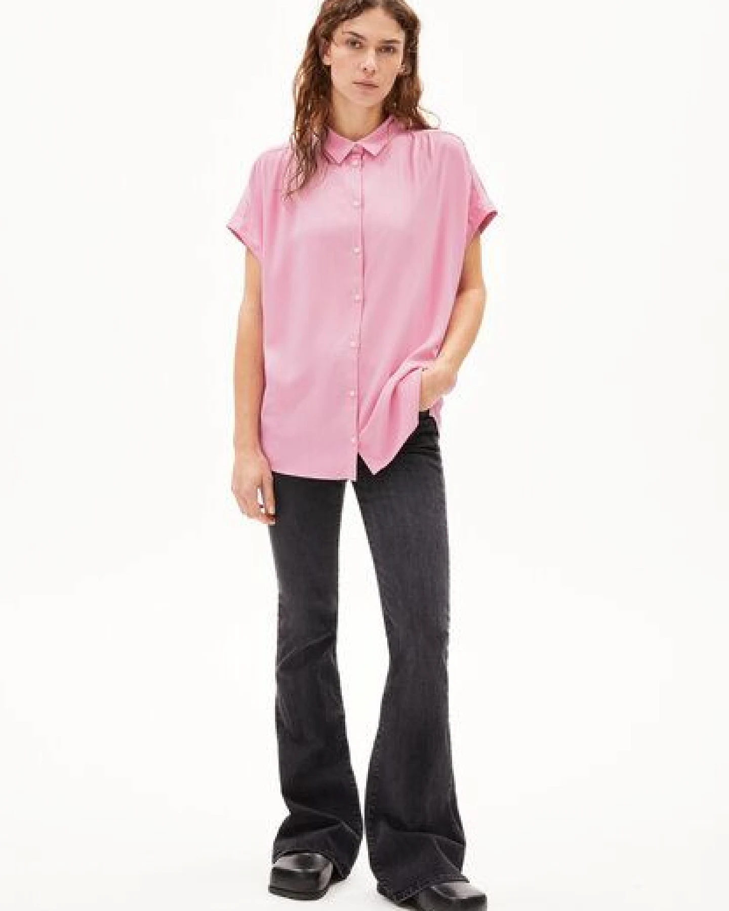 ARMEDANGELS ZONYAA - Damen Bluse Relaxed Fit aus LENZING ECOVERO Viskose – Ansicht 4