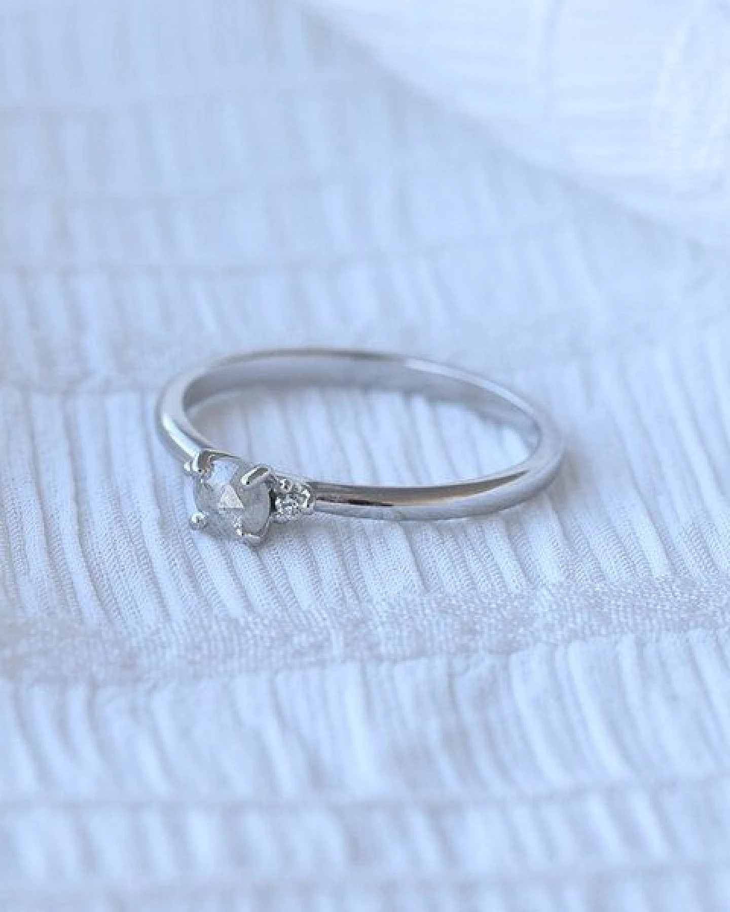 Eppi Verlobungsring mit Salt´n´Pepper Diamant Hye – Ansicht 2
