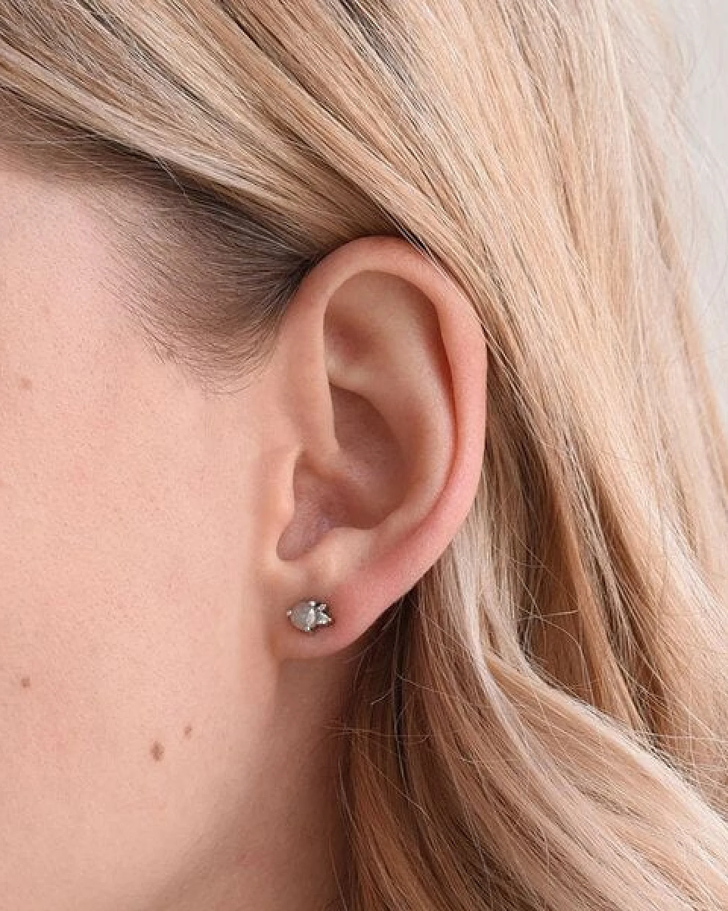 Eppi Goldohrringe mit Salt´n´Pepper Diamanten Meave – Ansicht 4