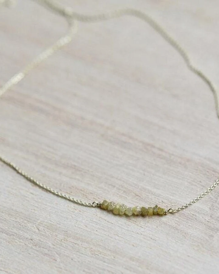 Eppi Goldener Choker mit ungeschliffenen gelben Diamanten Inaku