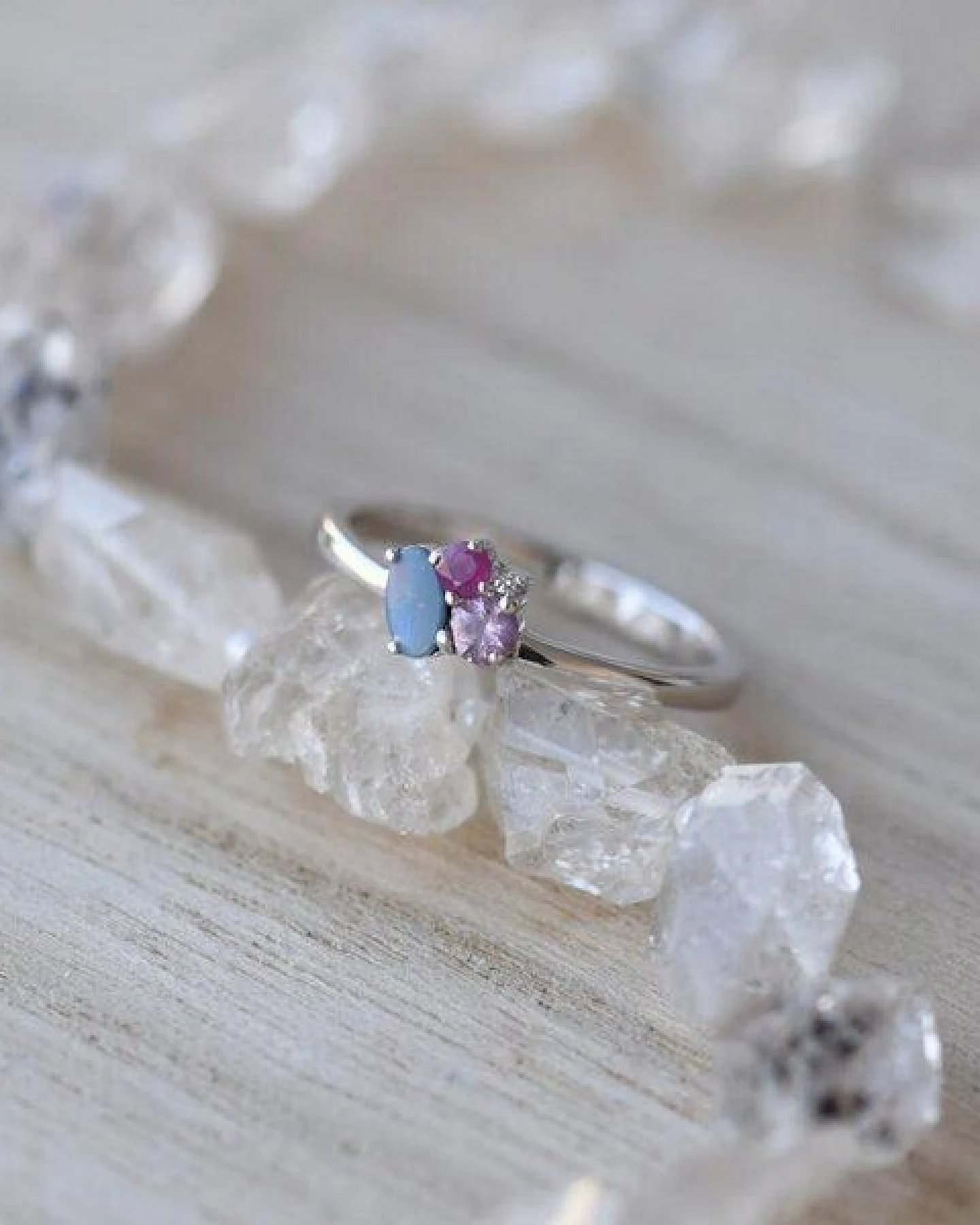 Eppi Goldener Cluster-Ring mit Opal, Rubin, Saphir und Diamant Caily – Ansicht 3