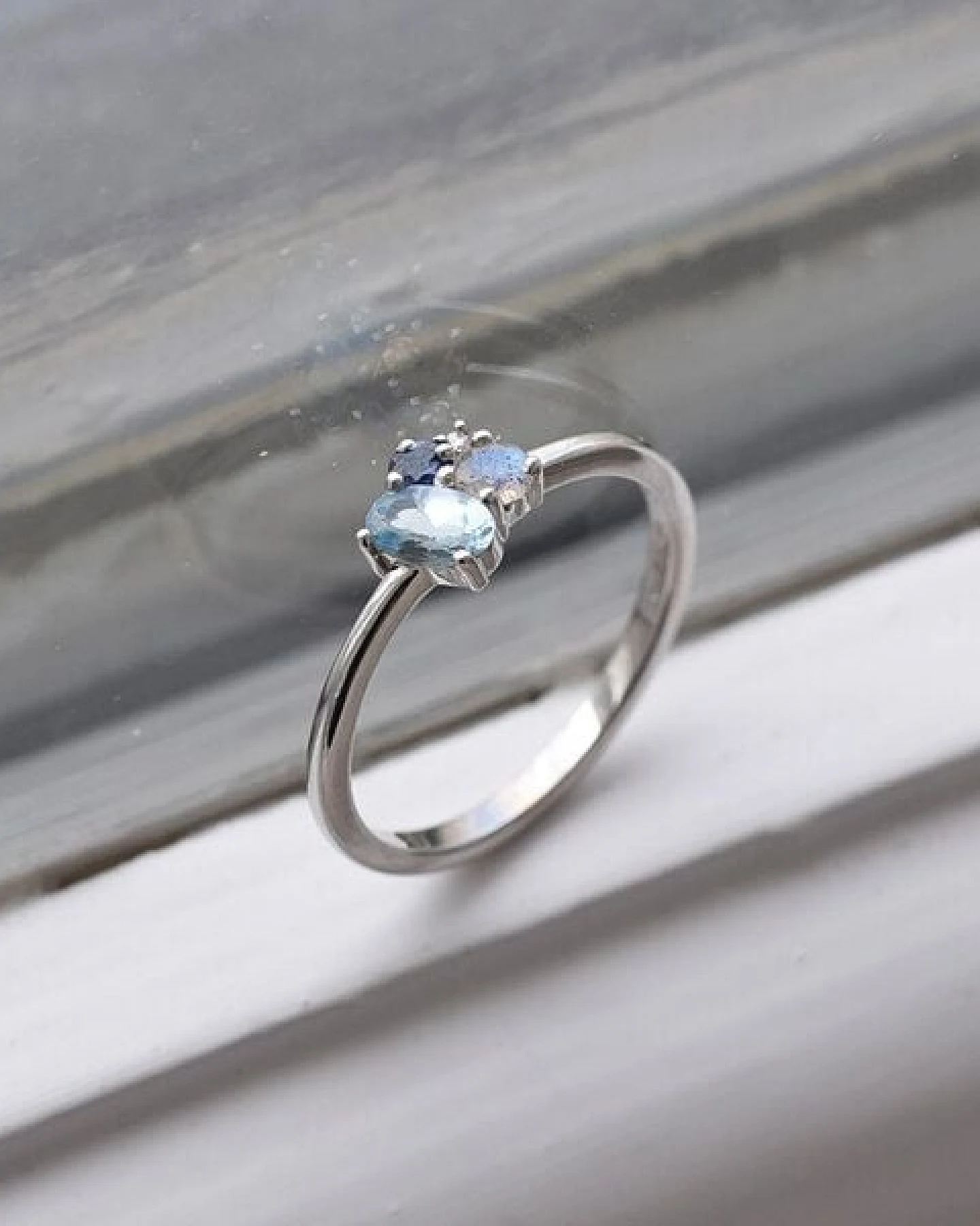 Eppi Cluster-Ring mit Aquamarin, Labradorit, Saphir und Diamant Bluma – Ansicht 2