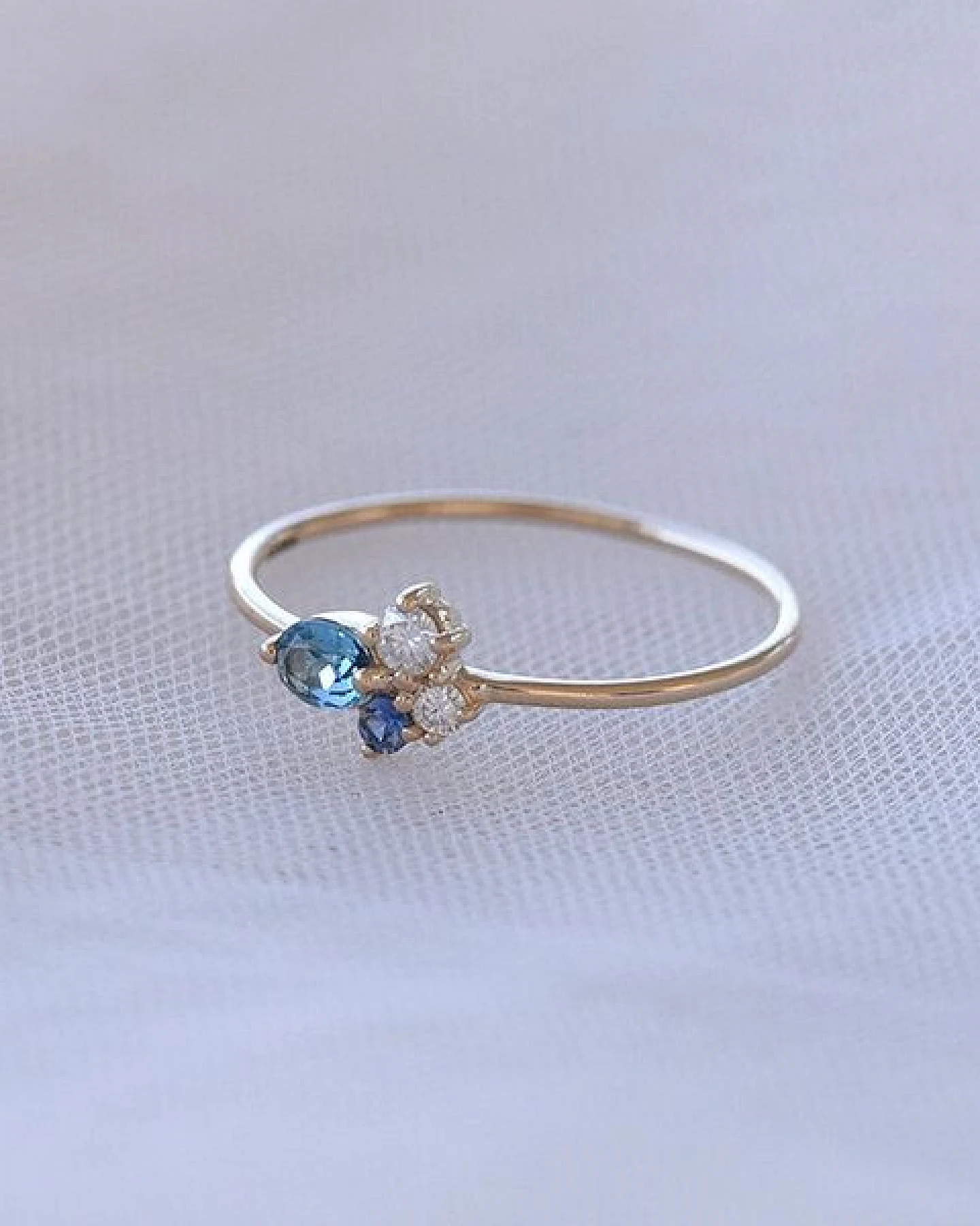 Eppi Goldener Cluster-Ring mit Topas, Saphir und Moissanit Avah – Ansicht 2