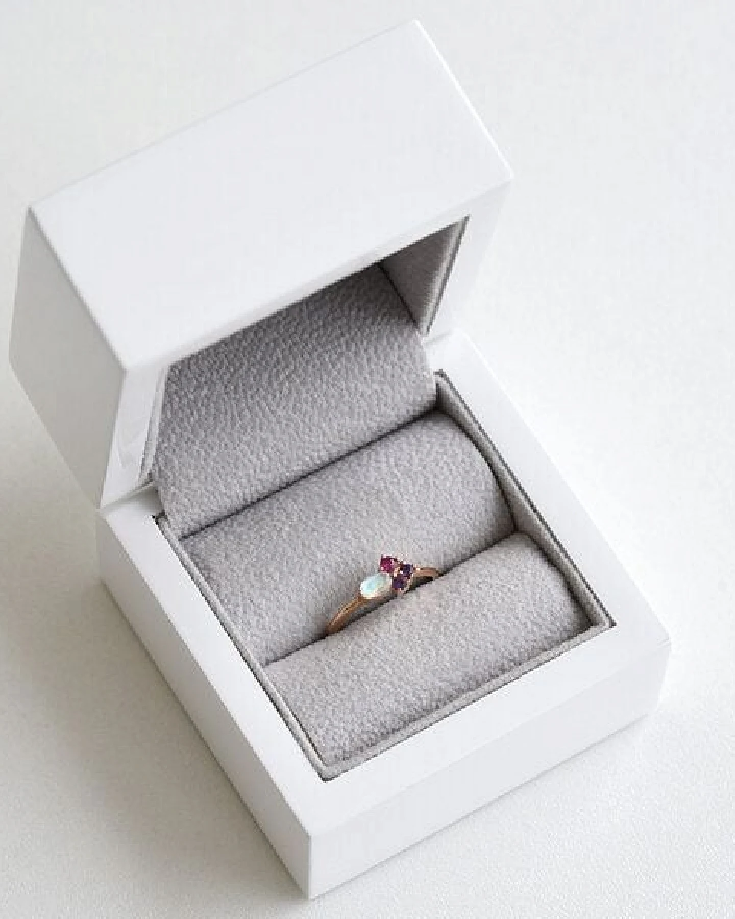 Eppi Ring mit Mondstein, Rubin und Amethysten Lowri – Ansicht 4