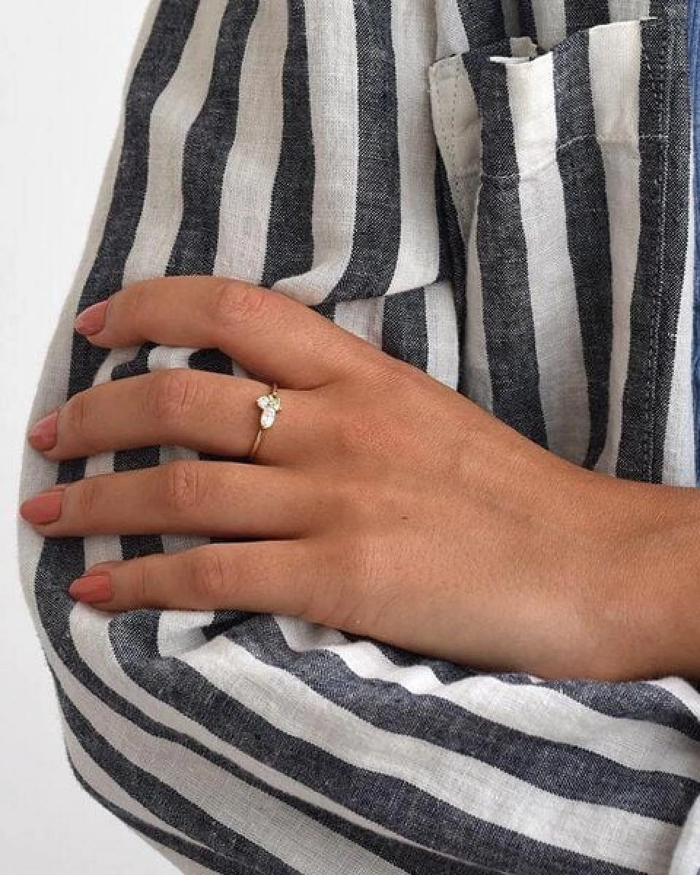 Eppi Zarter Ring mit Moissaniten und Tsavorit-Granaten Lowri – Ansicht 3