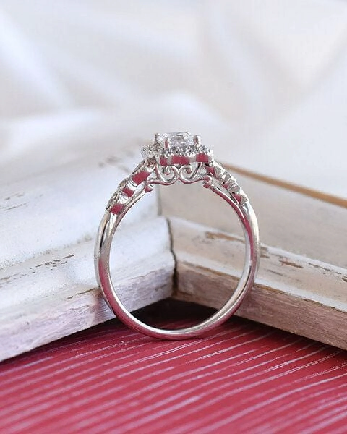 Eppi Vintage-Ring mit glänzenden Diamanten Venera – Ansicht 3