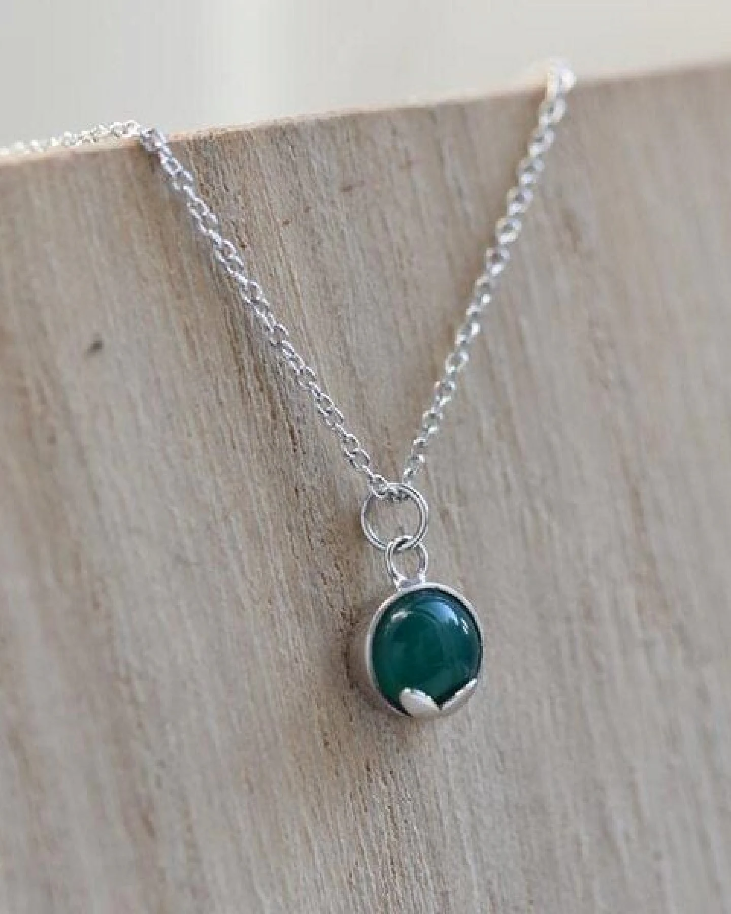 Eppi Goldkette mit Onyx-Cabochon Anhänger Azalea – Ansicht 2