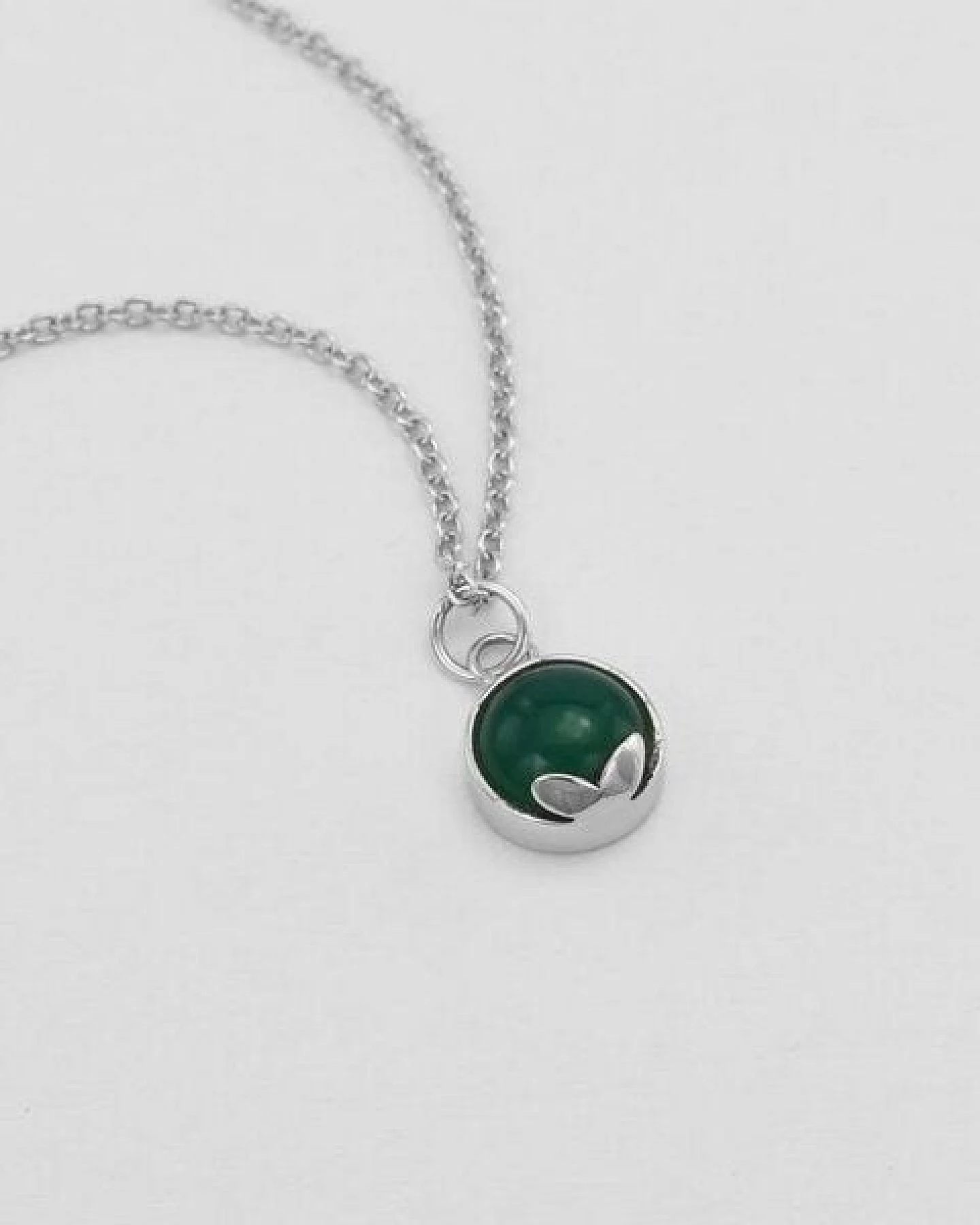 Eppi Goldkette mit Onyx-Cabochon Anhänger Azalea – Ansicht 4