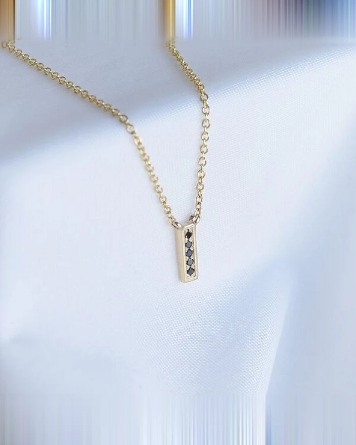Eppi Goldene Kette mit schwarzen Diamanten Narcisa