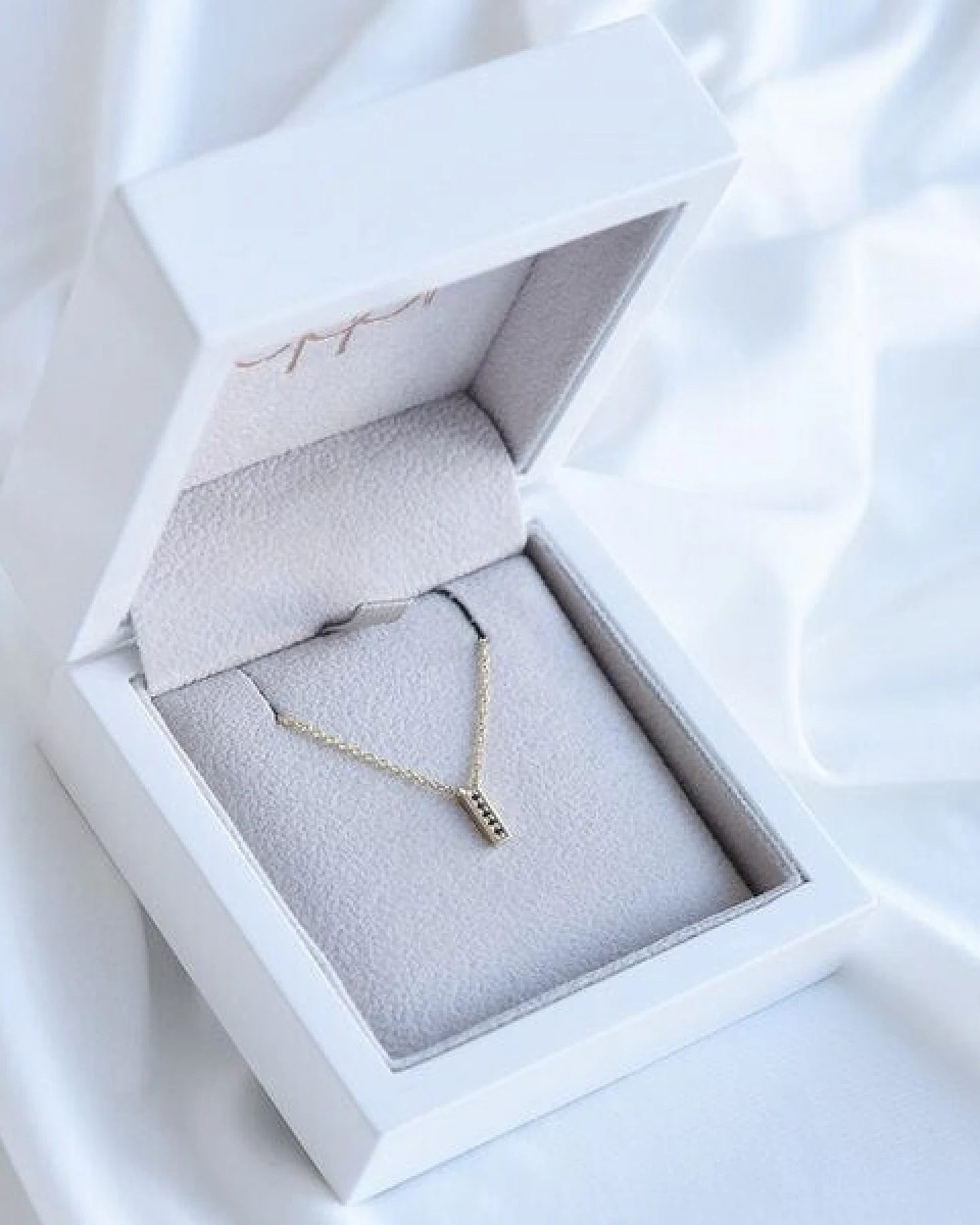 Eppi Goldene Kette mit schwarzen Diamanten Narcisa – Ansicht 4