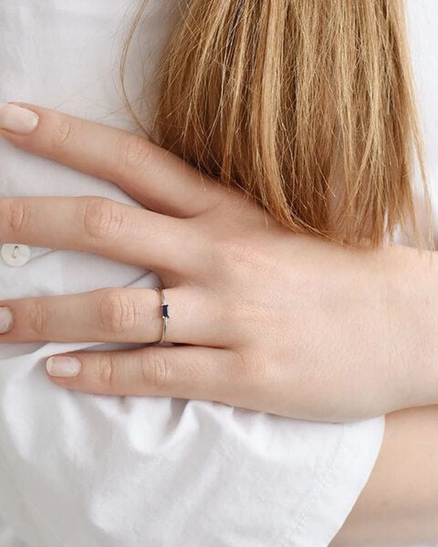 Eppi Ring mit Saphir im minimalistischen Design Koos – Ansicht 3