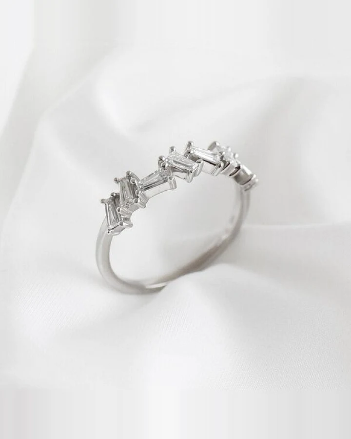 Eppi Minimalistischer Ring mit Lab Grown Diamanten Egino