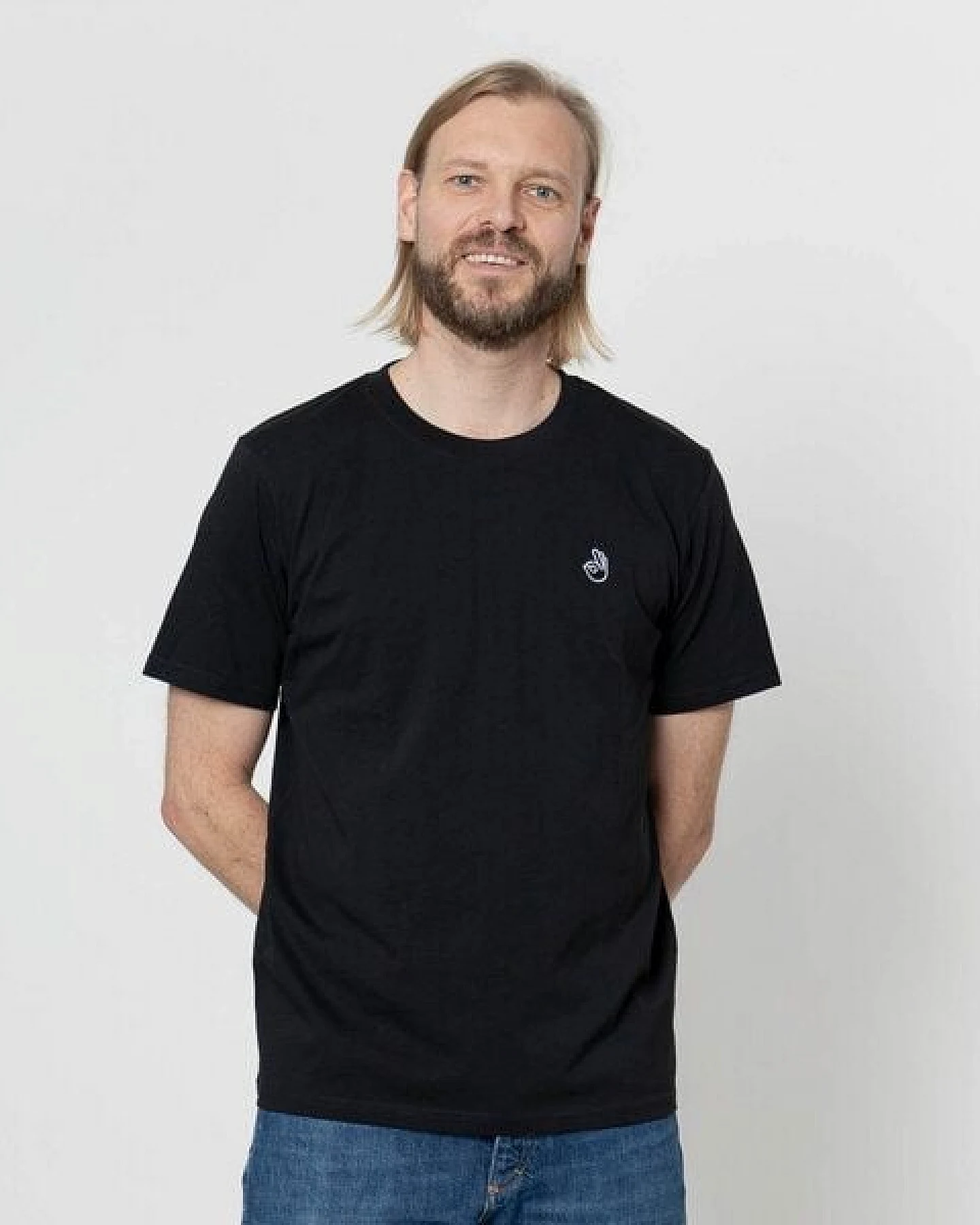 Fyngers Unisex T-Shirt aus Biobaumwolle - Modell OK mit gestickter Veredelung – Ansicht 3