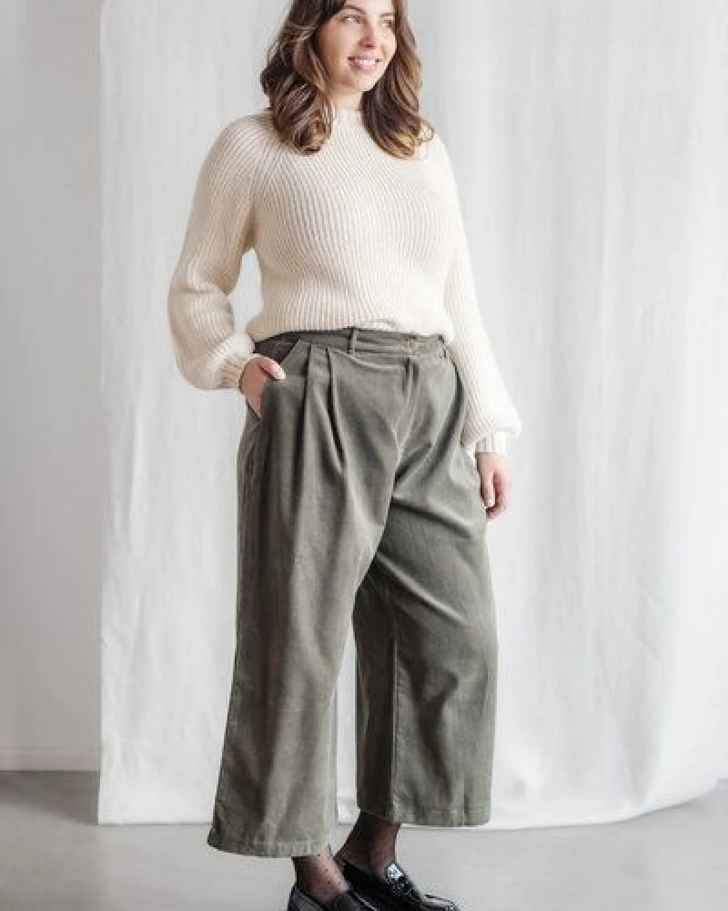 Jyoti - Fair Works Bio-Baumwollcord Culotte Awasi – Ansicht 3