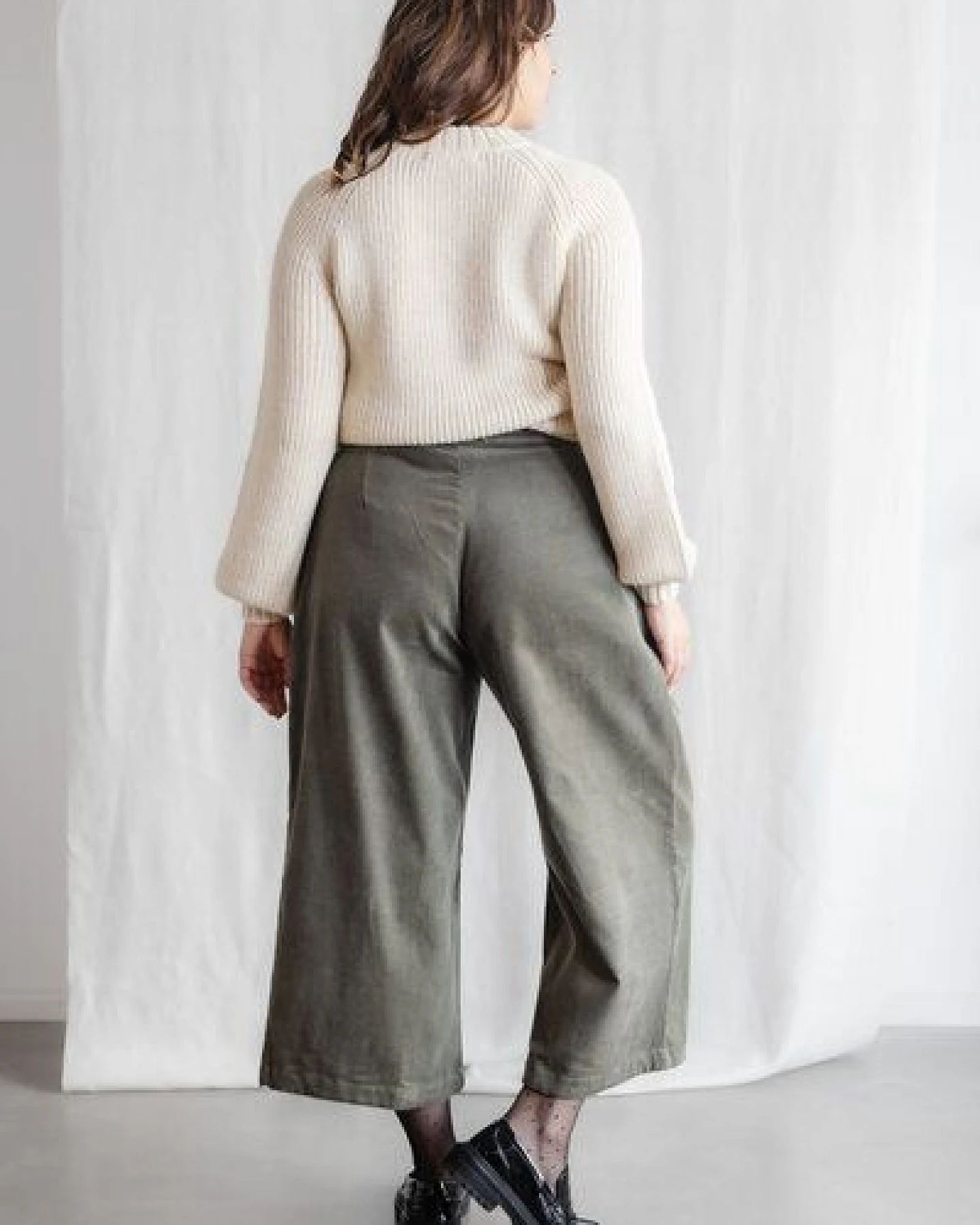Jyoti - Fair Works Bio-Baumwollcord Culotte Awasi – Ansicht 2