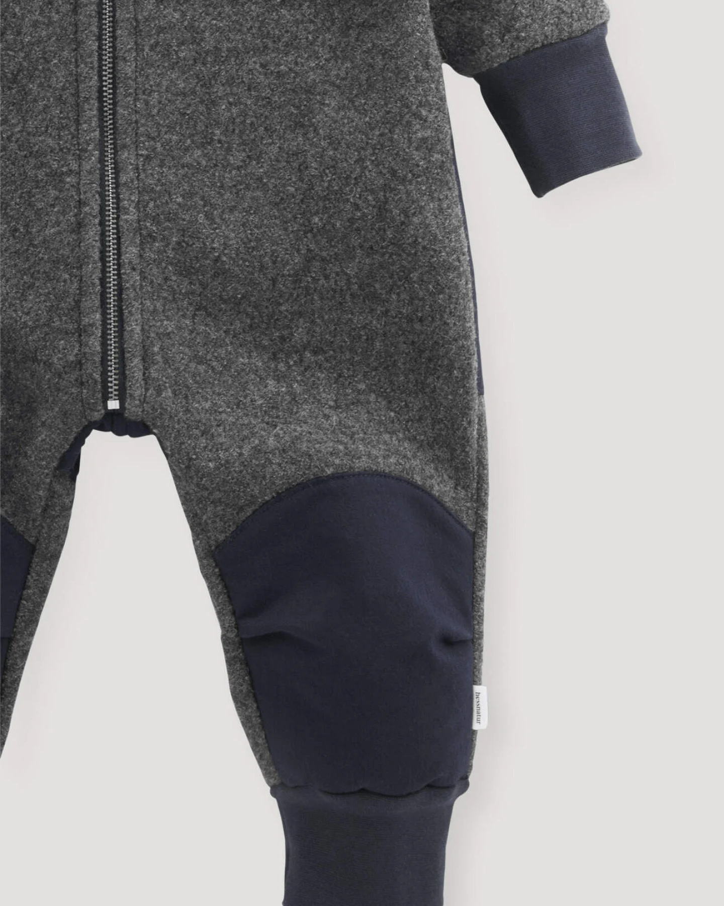 hessnatur Baby Wollwalk Overall aus Bio-Merinowolle mit Softshell - grau - Größe 74/80 – Ansicht 4