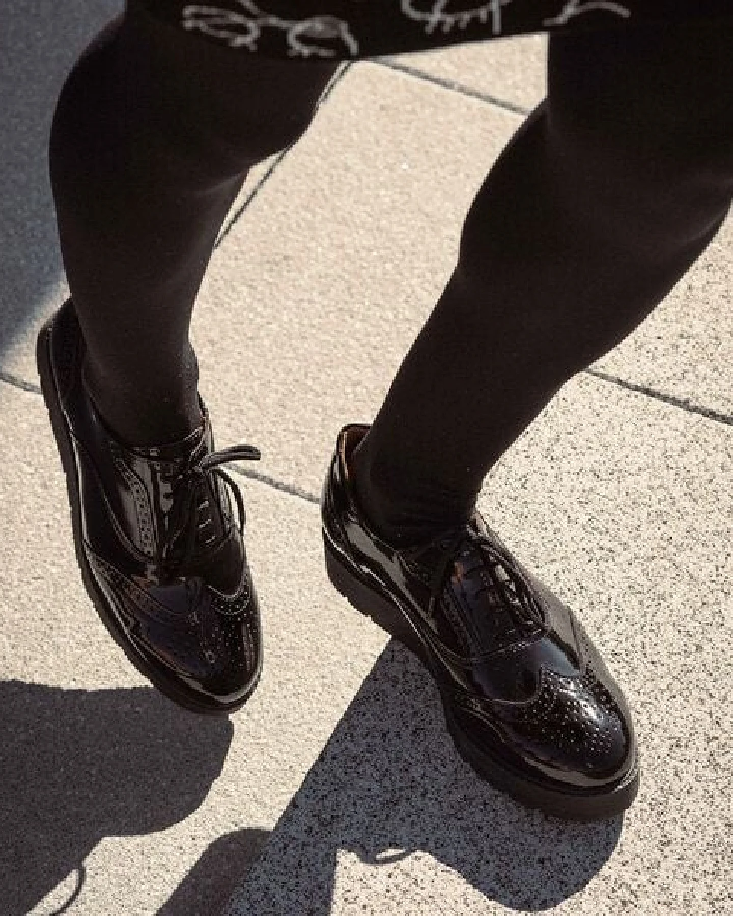 Will's Vegan Shop Flatform Brogues aus veganem, italienischen Leder – Ansicht 3