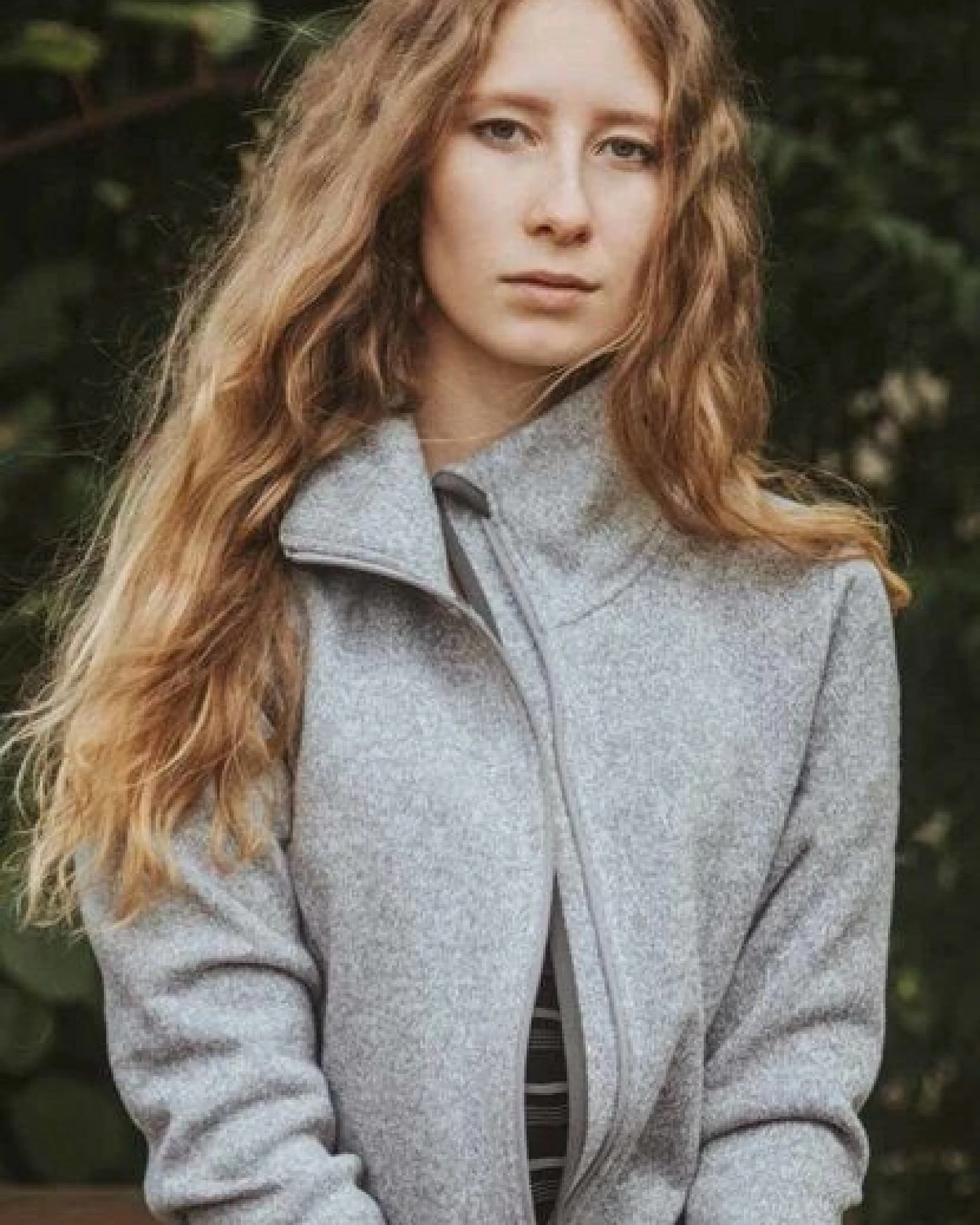 Elkline Damen Fleecejacke Endless mit VW Bulli T1 Stick auf deinem Oberarm – Ansicht 3