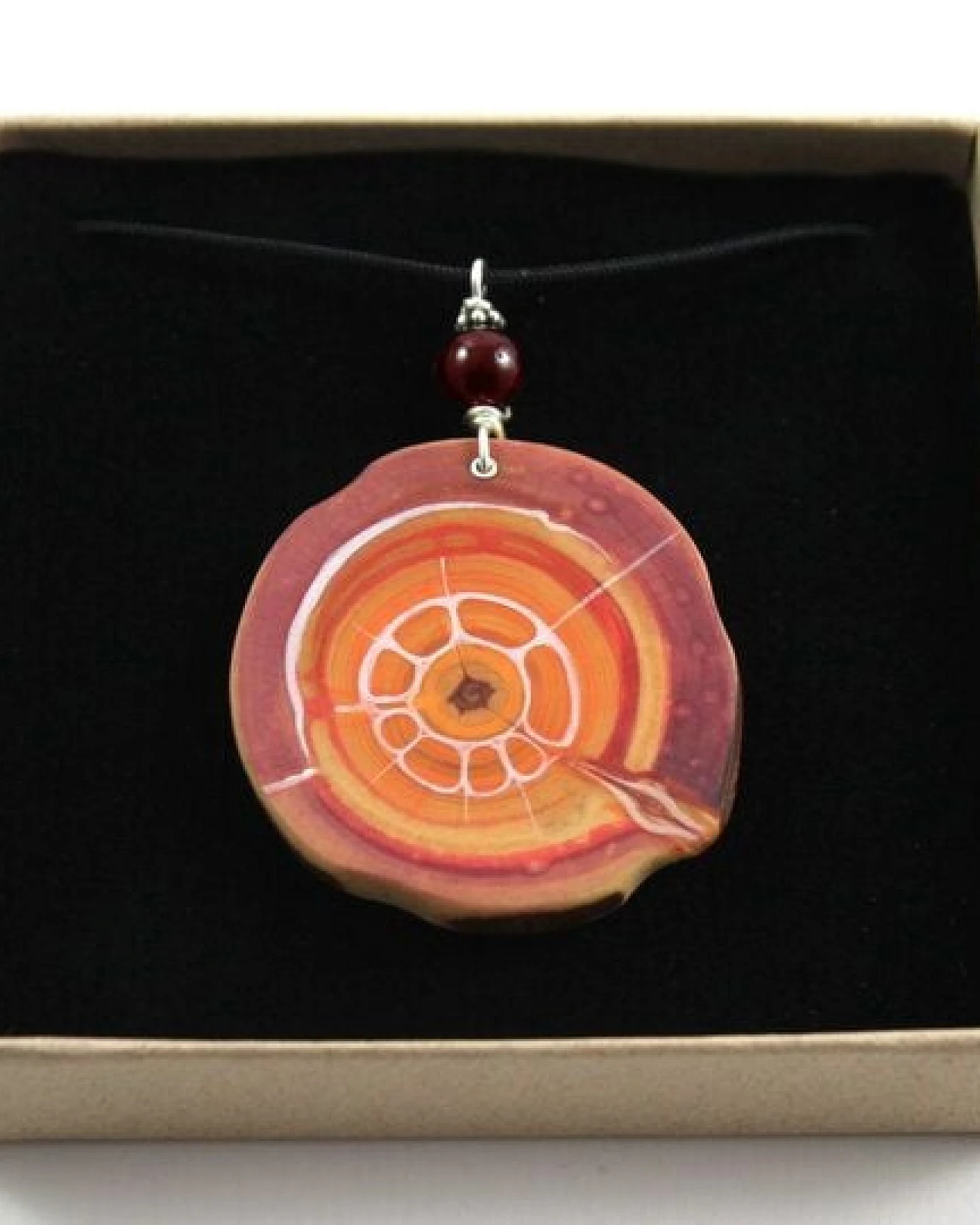 Naturlieb Element Feuer Halsband - Amulett aus Zirbenholz – Ansicht 4