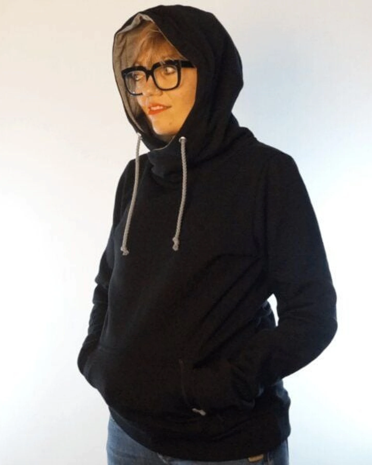 WASNI Frauen-Hoodie mit Schalkragen, made in Esslingen aus 100% Biobaumwolle – Ansicht 3