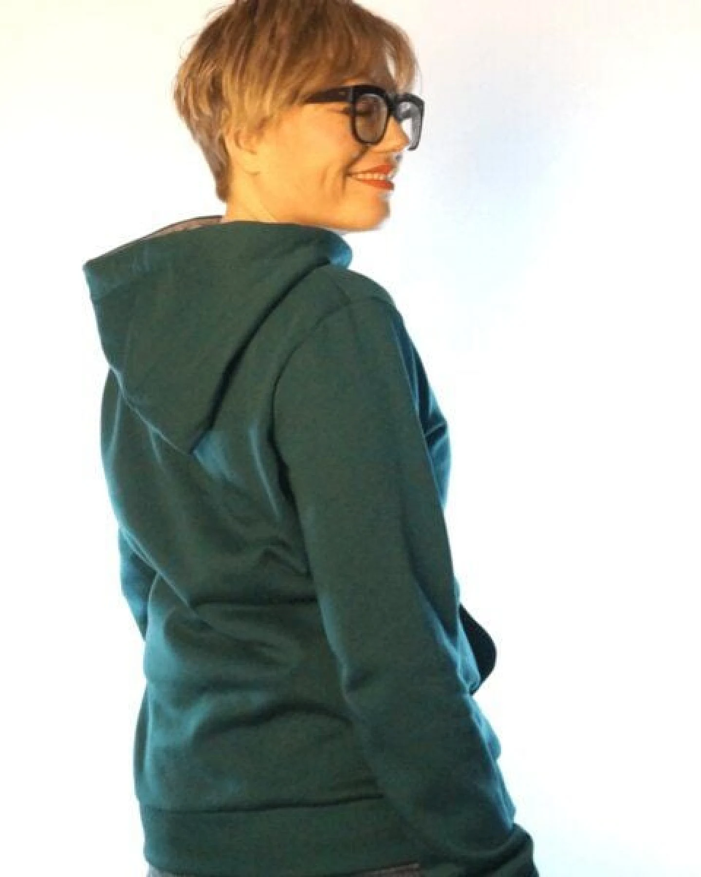 WASNI Frauen-Kapuzenjacke, made in Esslingen aus 100% Biobaumwolle – Ansicht 3
